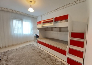 قريبة من البحر والخدمات - شقة غرفين وصالة مفروشة -في محمودلار / الانيا 