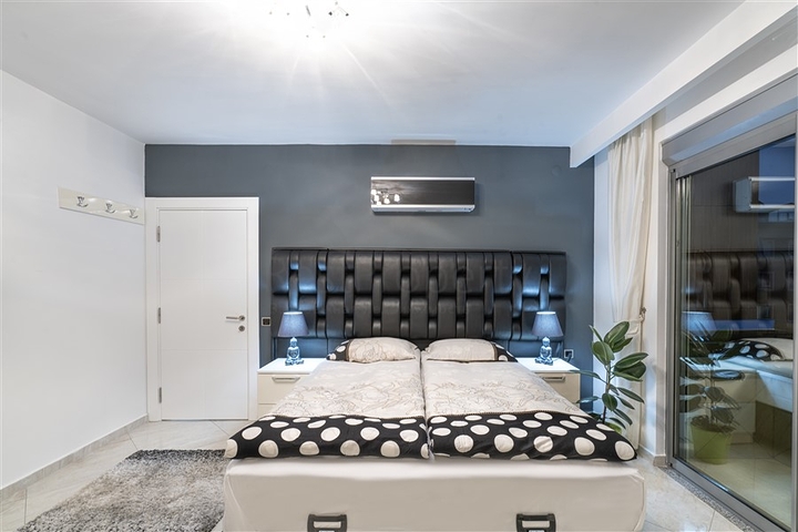 قريبة من البحر -شقة غرفتين وصالة مفروشة - في منطقة اوبا / الانيا 