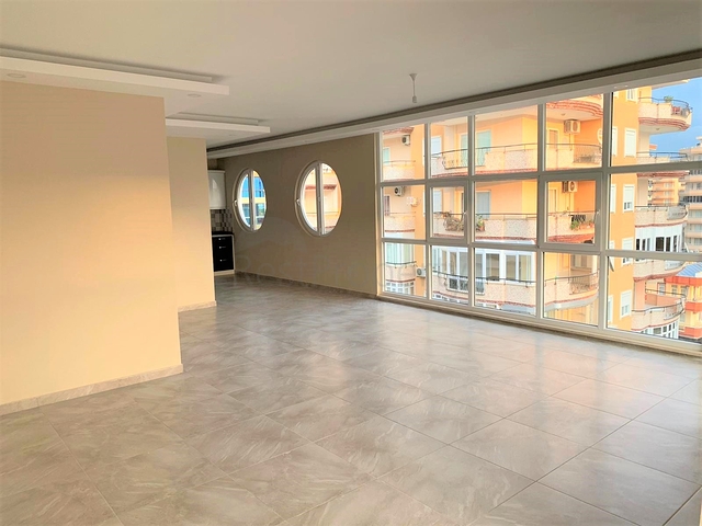 شقة عائلية واسعة - دوبلكس 3 غرف وصالة -ضمن مجمع سكني - في محمودلار / الانيا 