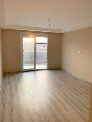 شقة عائلية واسعة - دوبلكس 3 غرف وصالة -ضمن مجمع سكني - في محمودلار / الانيا 