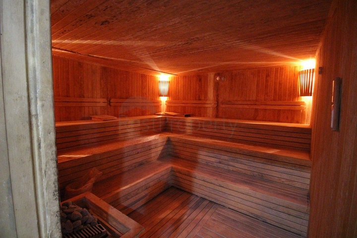 شقة عائلية واسعة - دوبلكس 3 غرف وصالة -ضمن مجمع سكني - في محمودلار / الانيا 