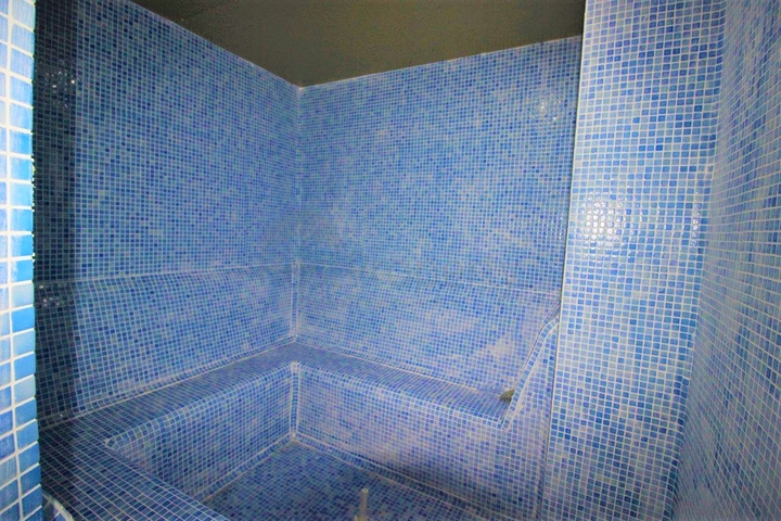 شقة عائلية واسعة - دوبلكس 3 غرف وصالة -ضمن مجمع سكني - في محمودلار / الانيا 