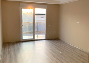 شقة عائلية واسعة - دوبلكس 3 غرف وصالة -ضمن مجمع سكني - في محمودلار / الانيا 