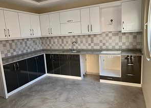 شقة عائلية واسعة - دوبلكس 3 غرف وصالة -ضمن مجمع سكني - في محمودلار / الانيا 