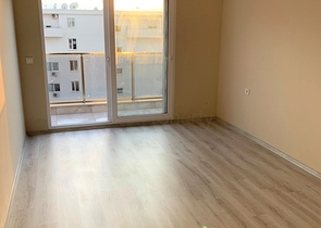 شقة عائلية واسعة - دوبلكس 3 غرف وصالة -ضمن مجمع سكني - في محمودلار / الانيا 