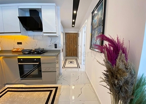 قريبة من شاطئ كليوباترا - شقة انيقة غرفتين وصالة - في مركز الانيا 