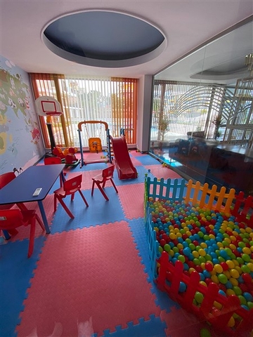 مجمع فاخر - شقة غرفة وصالة - في اوبا / الانيا 