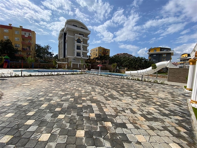 مجمع فاخر - شقة غرفة وصالة - في اوبا / الانيا 