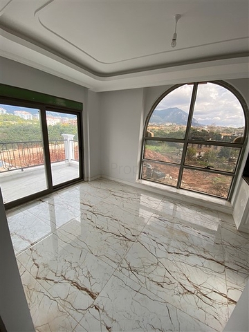 مجمع فاخر - شقة غرفة وصالة - في اوبا / الانيا 