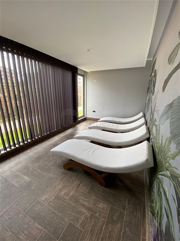 مجمع فاخر - شقة غرفة وصالة - في اوبا / الانيا 