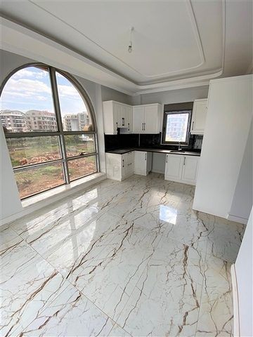 مجمع فاخر - شقة غرفة وصالة - في اوبا / الانيا 