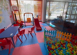 مجمع فاخر - شقة غرفة وصالة - في اوبا / الانيا 