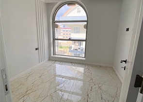 مجمع فاخر - شقة غرفة وصالة - في اوبا / الانيا 