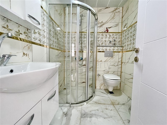 شقة جديدة - غرفتين وصالة - ضمن مجمع - في محمودلار / الانيا 