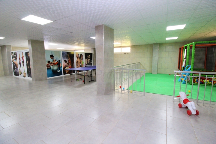 شقة جديدة - غرفتين وصالة - ضمن مجمع - في محمودلار / الانيا 