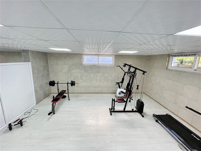 شقة جديدة - غرفتين وصالة - ضمن مجمع - في محمودلار / الانيا 