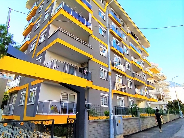 شقة جديدة - غرفتين وصالة - ضمن مجمع - في محمودلار / الانيا 