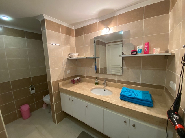 شقة عائلية واسعة - 3 غرف وصالة مفروشة -ضمن مجمع انيق في جيكجلي / الانيا