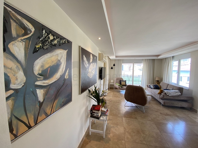 شقة عائلية واسعة - 3 غرف وصالة مفروشة -ضمن مجمع انيق في جيكجلي / الانيا