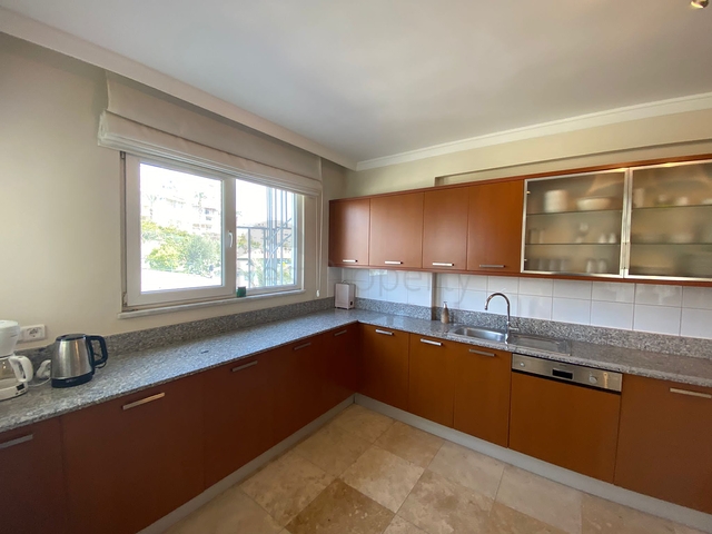 شقة عائلية واسعة - 3 غرف وصالة مفروشة -ضمن مجمع انيق في جيكجلي / الانيا