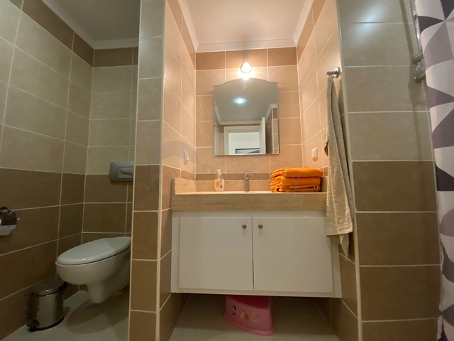 شقة عائلية واسعة - 3 غرف وصالة مفروشة -ضمن مجمع انيق في جيكجلي / الانيا