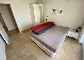 شقة عائلية واسعة - 3 غرف وصالة مفروشة -ضمن مجمع انيق في جيكجلي / الانيا