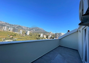 دوبلكس 4 غرف وصالة مفروشة - ضمن مجمع جديد - في محمودلار / الانيا 