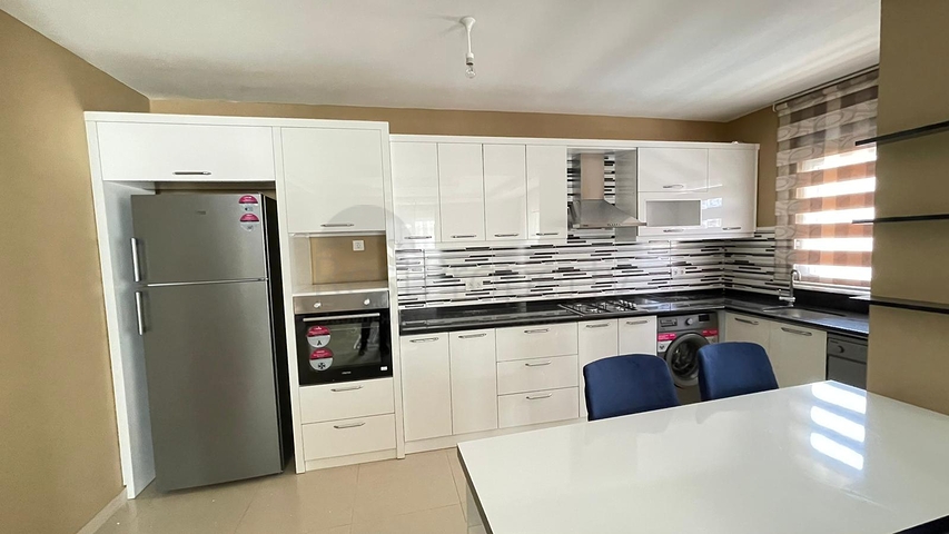 قريبة من البحر والخدمات -شقة 2 غرفة وصالة مفروشة - في محمودلار / الانيا 