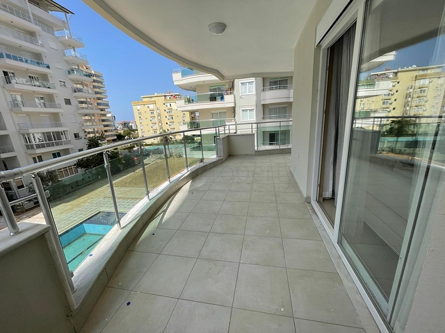 قريبة من البحر والخدمات -شقة 2 غرفة وصالة مفروشة - في محمودلار / الانيا 