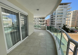 قريبة من البحر والخدمات -شقة 2 غرفة وصالة مفروشة - في محمودلار / الانيا 