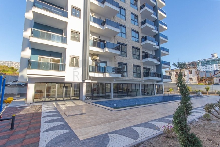 شقة جديدة للبيع في محمودلار - تصميم غرفة وصالة - مجم سكني 