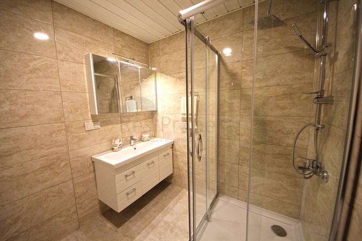 شقة زاوية - غرفتين وصالة مفروشة - في محمودلار / الانيا 