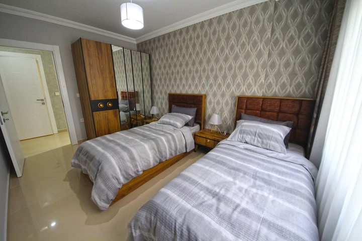 شقة زاوية - غرفتين وصالة مفروشة - في محمودلار / الانيا 