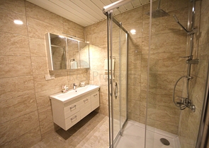 شقة زاوية - غرفتين وصالة مفروشة - في محمودلار / الانيا 