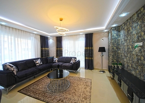 شقة زاوية - غرفتين وصالة مفروشة - في محمودلار / الانيا 