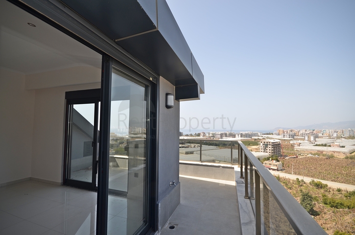 اطلالة بحر - دوبلكس 4 غرف وصالة ضمن مجمع حديث - في كارجيجاك / الانيا 