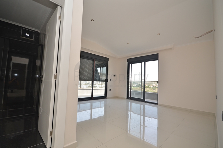 اطلالة بحر - دوبلكس 4 غرف وصالة ضمن مجمع حديث - في كارجيجاك / الانيا 