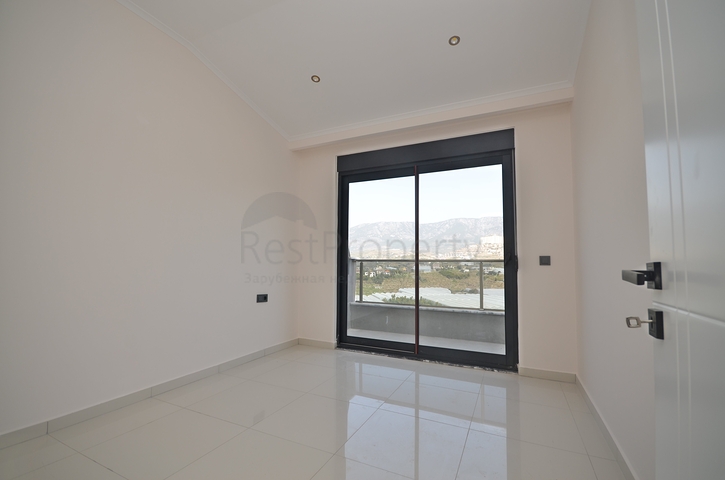 اطلالة بحر - دوبلكس 4 غرف وصالة ضمن مجمع حديث - في كارجيجاك / الانيا 