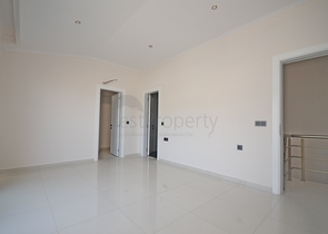 اطلالة بحر - دوبلكس 4 غرف وصالة ضمن مجمع حديث - في كارجيجاك / الانيا 