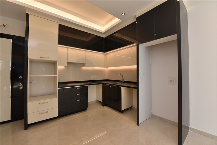 مجمع 5 نجوم - شقة غرفة وصالة - في محمودلار / الانيا 