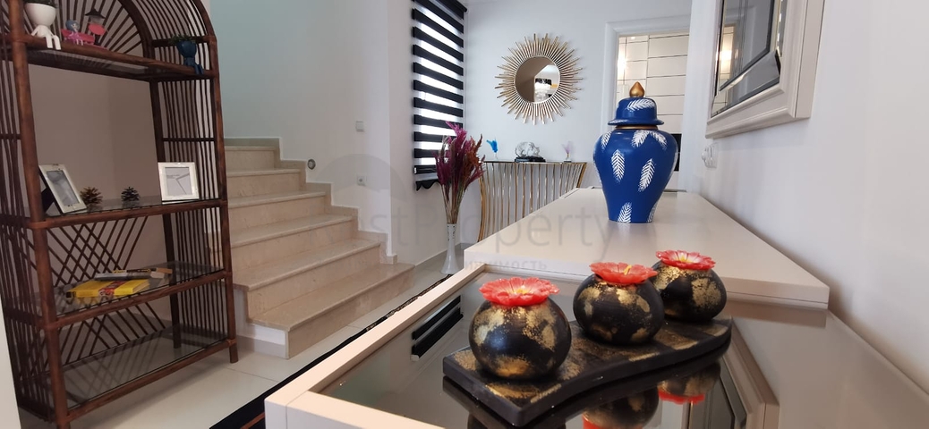 اطلالة على البحر في مركز الانيا - دوبلكس غرفتين وصالة مفروشة - في مركز الانيا 