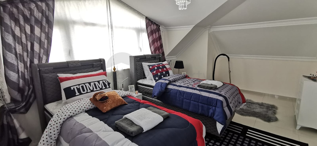 اطلالة على البحر في مركز الانيا - دوبلكس غرفتين وصالة مفروشة - في مركز الانيا 