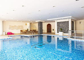 اطلالة على البحر في مركز الانيا - دوبلكس غرفتين وصالة مفروشة - في مركز الانيا 