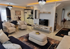 اطلالة على البحر في مركز الانيا - دوبلكس غرفتين وصالة مفروشة - في مركز الانيا 