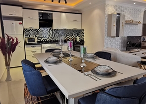 اطلالة على البحر في مركز الانيا - دوبلكس غرفتين وصالة مفروشة - في مركز الانيا 