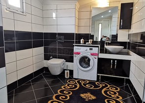 اطلالة على البحر في مركز الانيا - دوبلكس غرفتين وصالة مفروشة - في مركز الانيا 