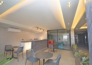 دوبلكس ارضية - 4 غرف وصالة مفروشة - مجمع حديث - في كارجيجاك / الانيا 