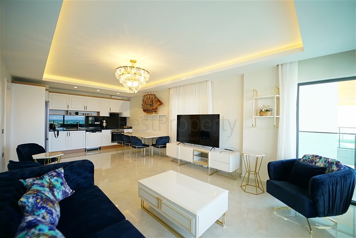 اطلالة مباشرة على البحر - شقة غرفتين وصالة مفروشة -ضمن مجمع سكني - محمودلار / الانيا 