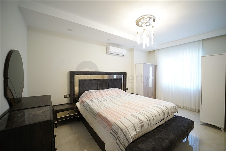 اطلالة مباشرة على البحر - شقة غرفتين وصالة مفروشة -ضمن مجمع سكني - محمودلار / الانيا 