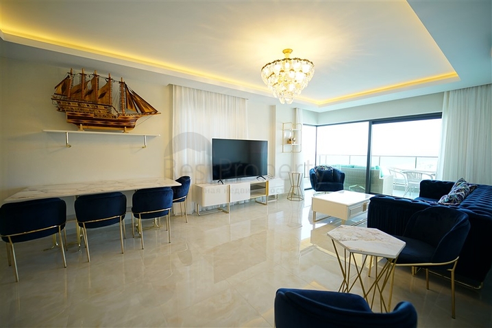 اطلالة مباشرة على البحر - شقة غرفتين وصالة مفروشة -ضمن مجمع سكني - محمودلار / الانيا 